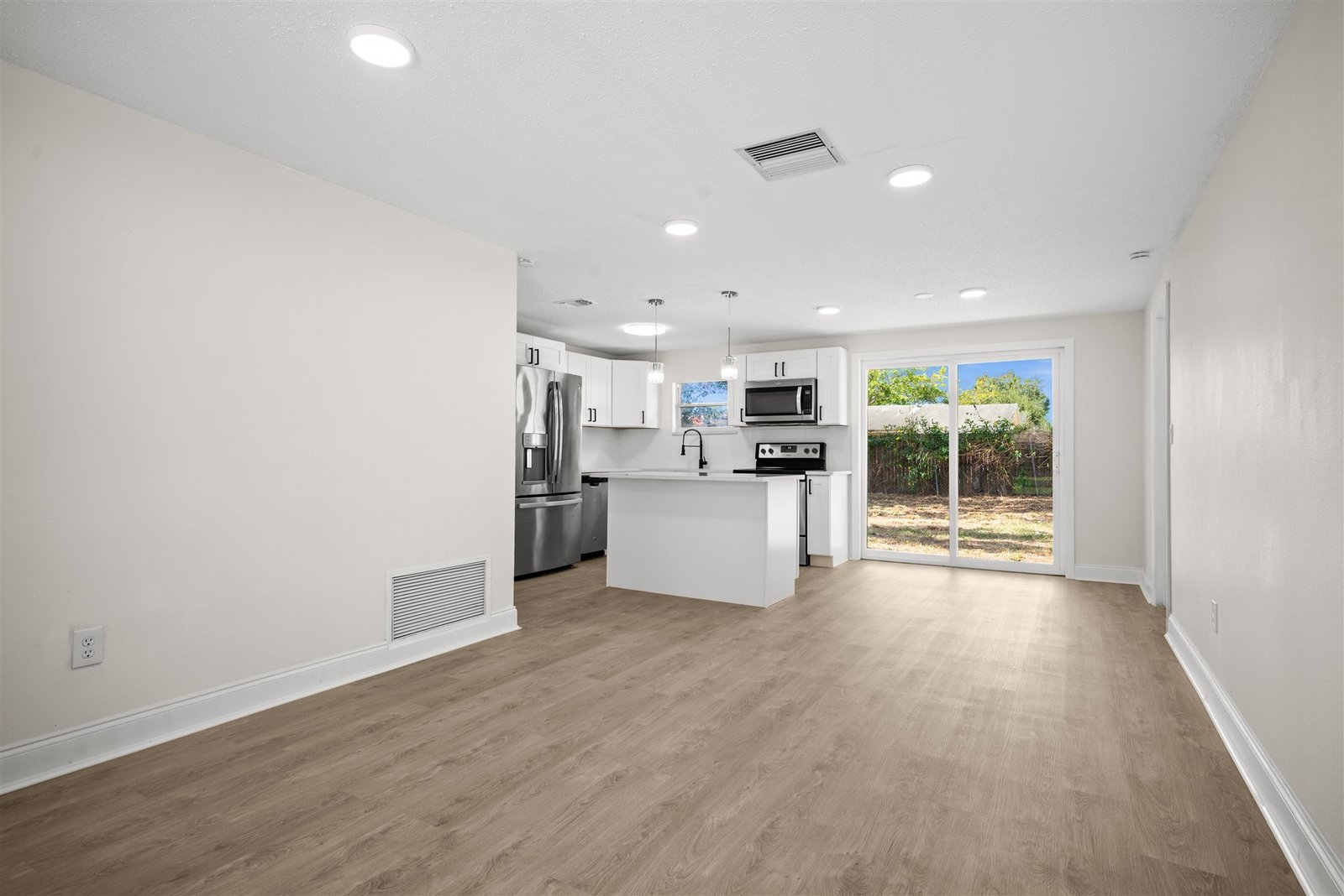 1200 Grantwood Ave, Clearwater