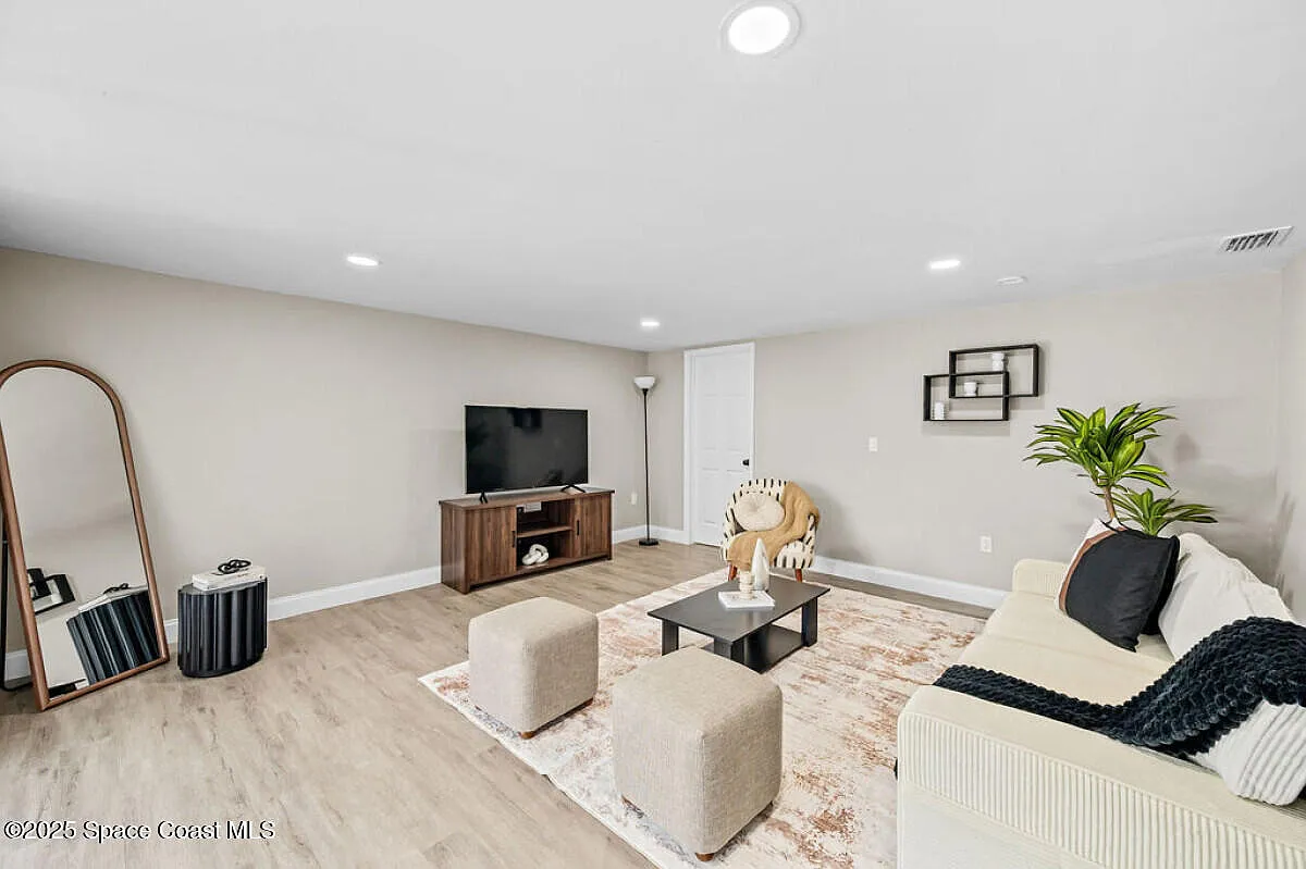 2e488d7f0e7b2e70f4497828f30858f1-uncropped_scaled_within_1536_1152