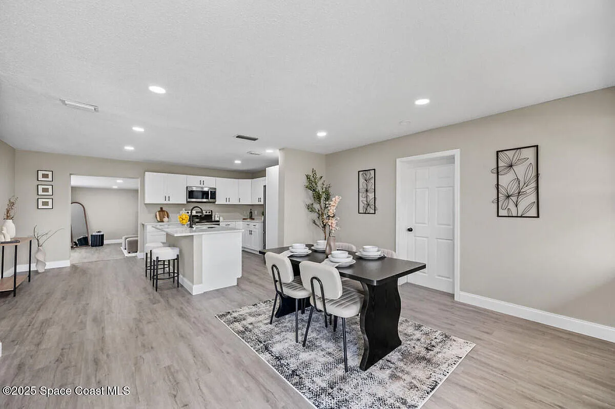 2ef8ad3d5cc314b15133c60c64ed2b51-uncropped_scaled_within_1536_1152