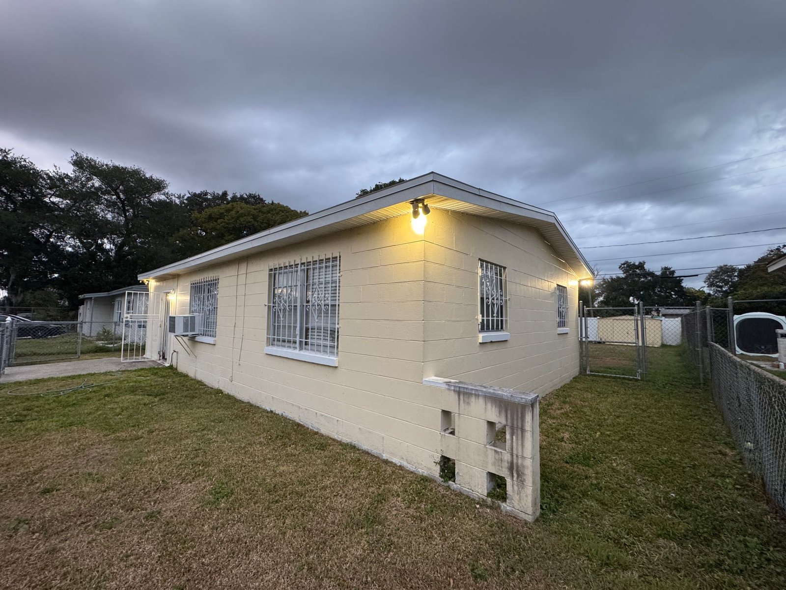 433eae92-b57c-40b8-8fdb-f0a2d8a1d645