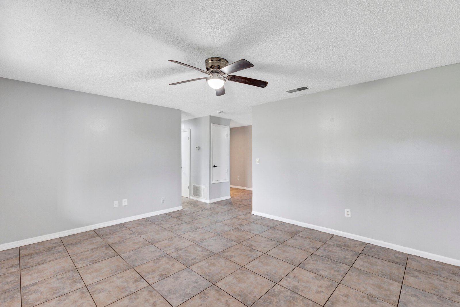 7900 Toledo St, Orlando, FL 005