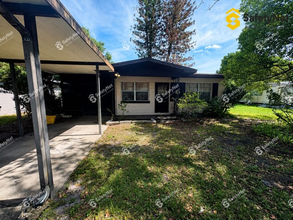Ave S NW Winter Haven, FL 33881